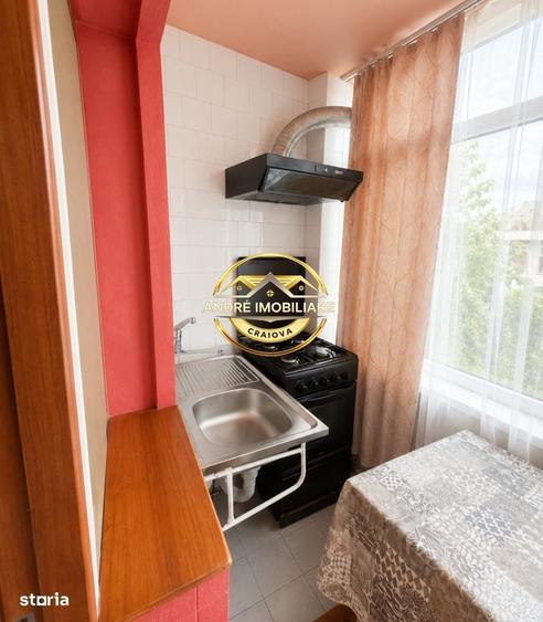 Apartament cu 2 camere decomandat în Craiovița Nouă