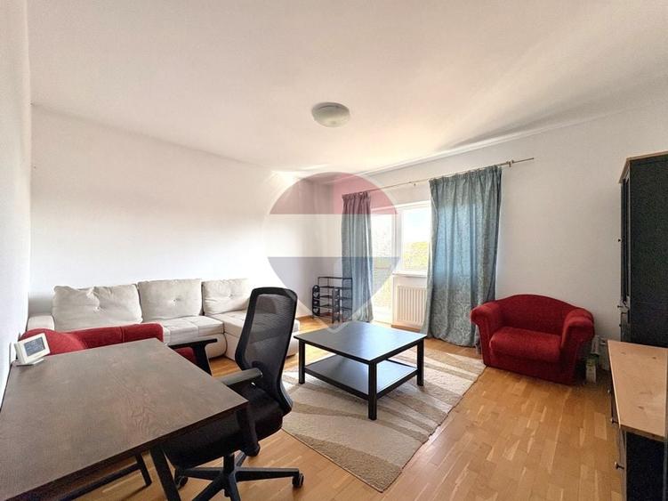 Apartament cu 2 camere decomandat, mobilat în Tractorul