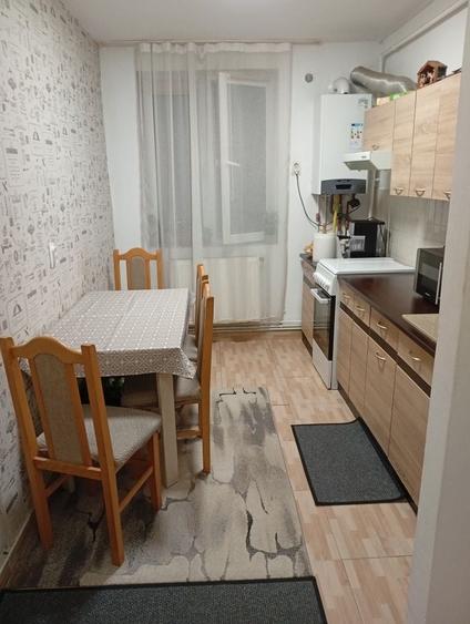 Apartament cu 2 camere semidecomandat în Micro 1