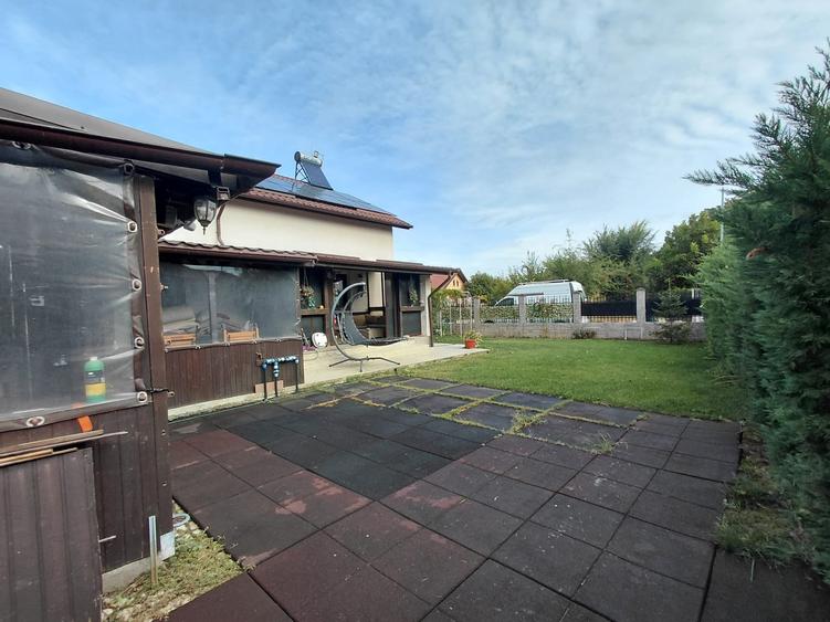 Casă individuală cu 5 camere cu Garaj în Berceni