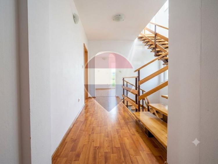 Duplex cu 5 camere cu Teren 279 Mp în Nord