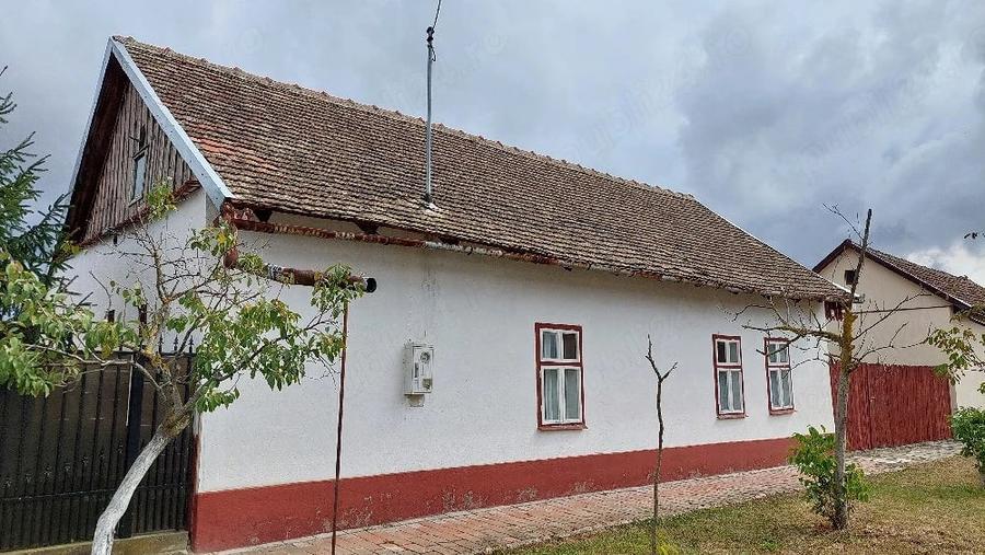 Casă cu 2 camere cu Teren 1292 Mp în Tormac
