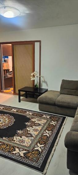 Apartament cu 2 camere semidecomandat, mobilat în Timpuri Noi