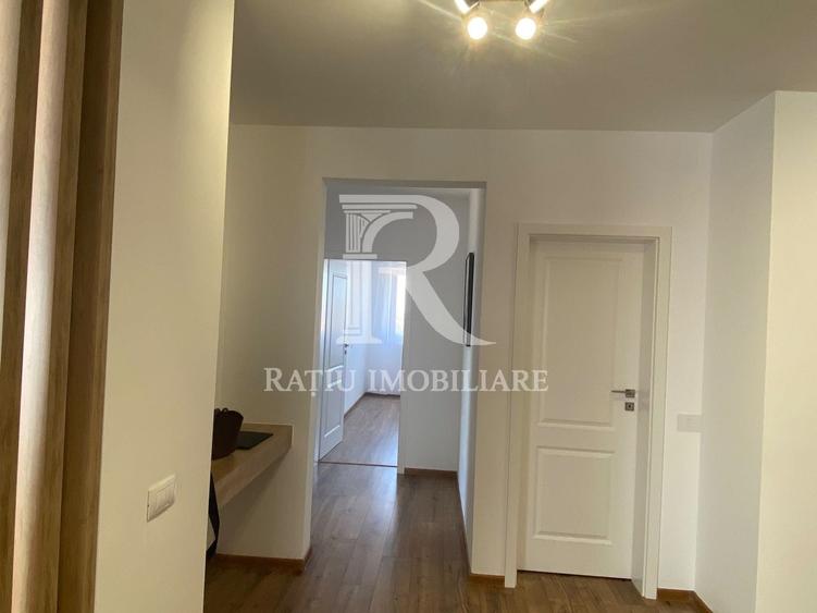 Apartament cu 3 camere decomandat, mobilat în Iosia
