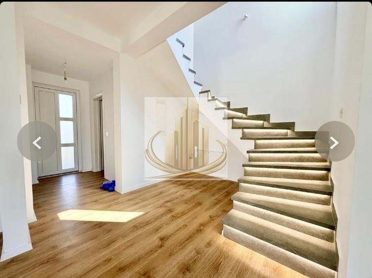 Duplex cu 5 camere cu Canalizare în Moșnița Nouă