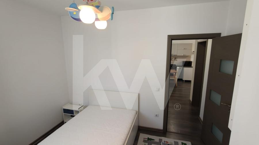 Apartament cu 3 camere semidecomandat, mobilat în Șelimbăr