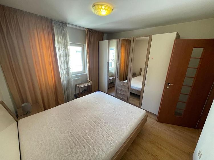 Apartament cu 3 camere decomandat, mobilat în Ultracentral