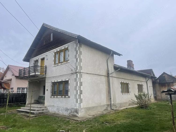 Casă cu 4 camere cu Teren 625 Mp în Central