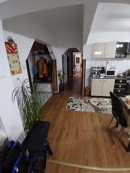 Apartament cu 3 camere în Nufărul