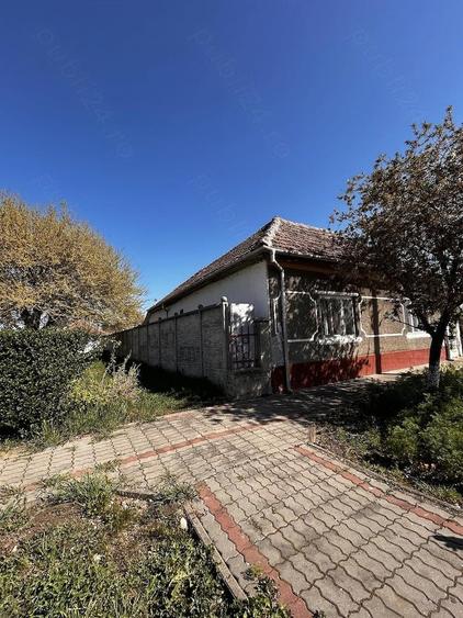 Casă cu 3 camere cu Teren 1440 Mp în Iratoșu