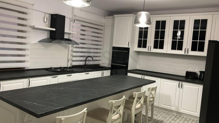 Apartament cu 4 camere decomandat, mobilat în Jiului
