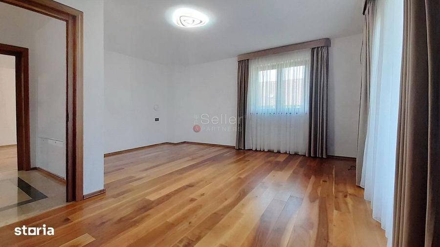 Casă cu 4 camere în Sânpetru