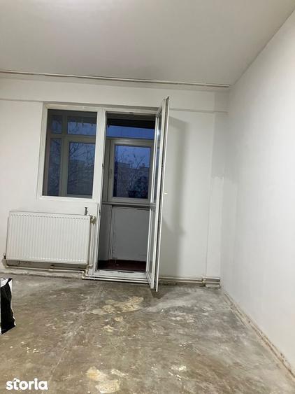 Apartament cu 2 camere decomandat, mobilat în Tei