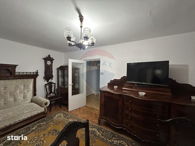 Apartament cu 3 camere decomandat în Central