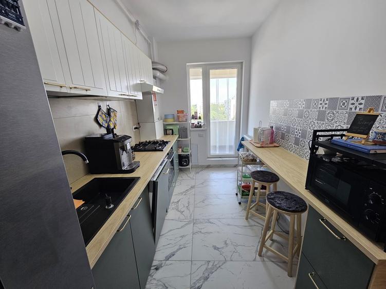 Apartament cu 2 camere decomandat în Berceni