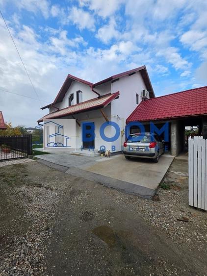 Casă individuală cu 4 camere cu Canalizare în Ostroveni