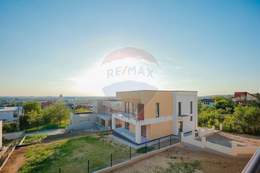Casă individuală cu 4 camere cu Teren 575 Mp în Dealuri Oradea