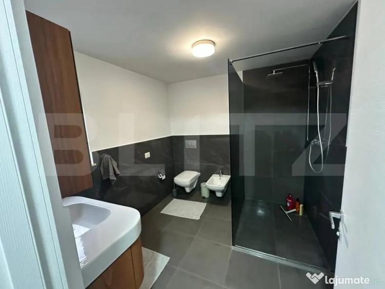 Casă cu 7 camere cu Teren 163 Mp în Lucian Blaga