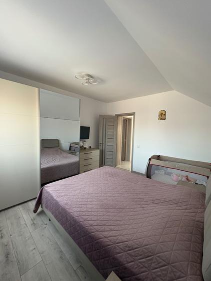 Casă cu 4 camere în Urleta