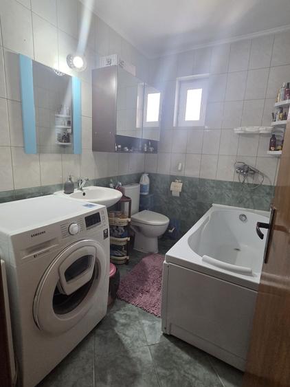 Casă cu 4 camere în Mihai Viteazu