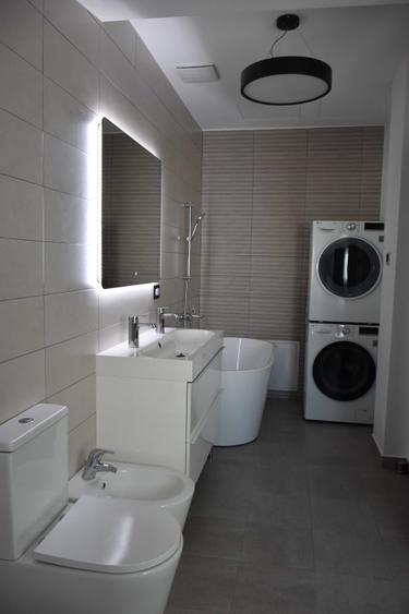 Apartament cu 3 camere decomandat în George Enescu