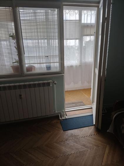 Apartament cu 3 camere decomandat în Sârbi
