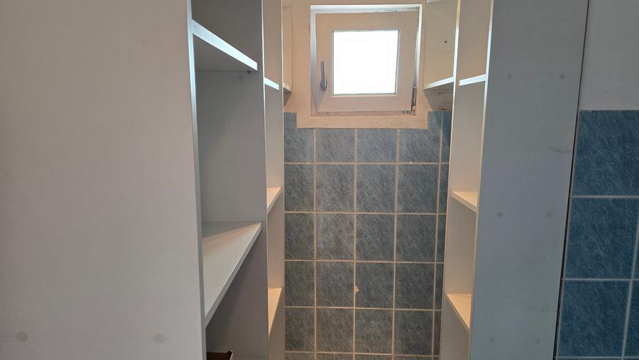 Apartament cu 3 camere decomandat în 22 Decembrie