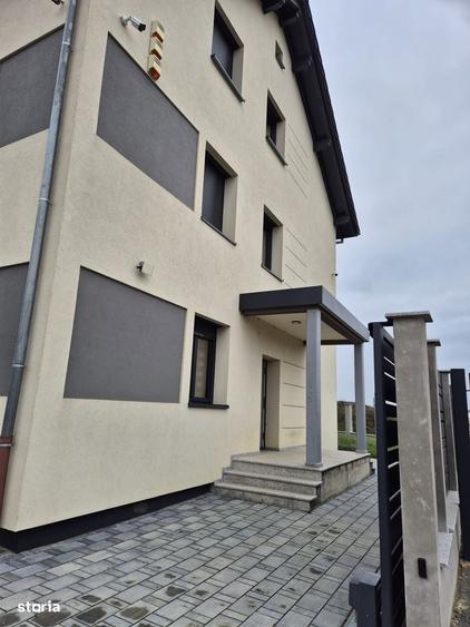 Apartament cu 4 camere în Cloșca