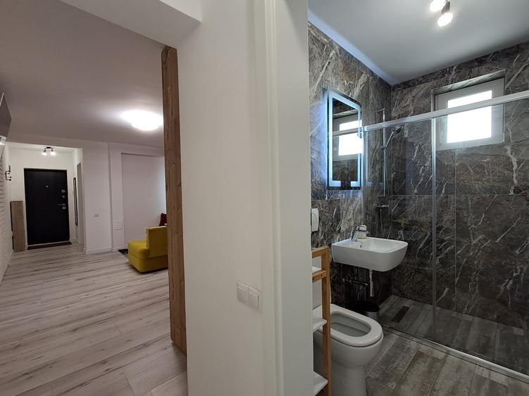 Apartament cu 2 camere semidecomandat în Florești