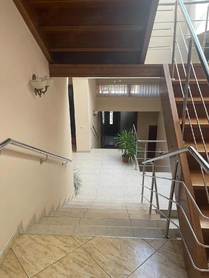 Casă cu 4 camere cu Teren 1750 Mp în Titan