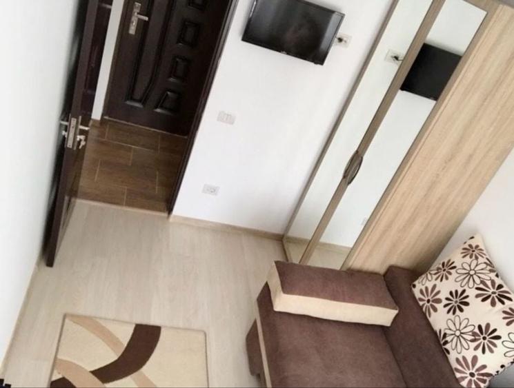 Apartament cu 3 camere semidecomandat în Tomis Nord