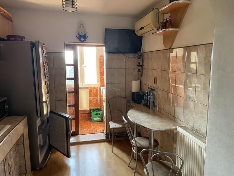 Apartament cu 2 camere decomandat în Sud