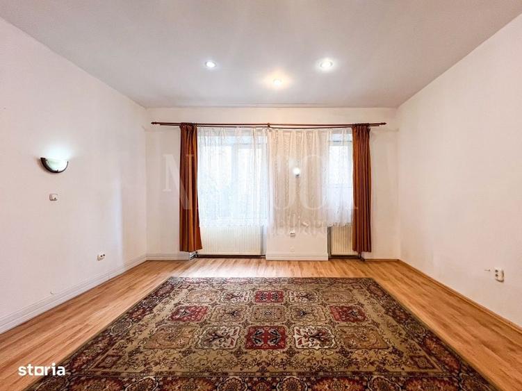 Apartament cu 3 camere decomandat în Gruia