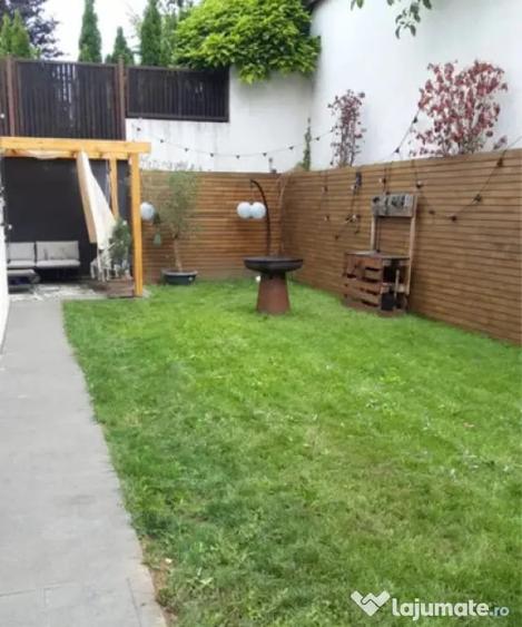 Apartament cu 3 camere decomandat în Gruia