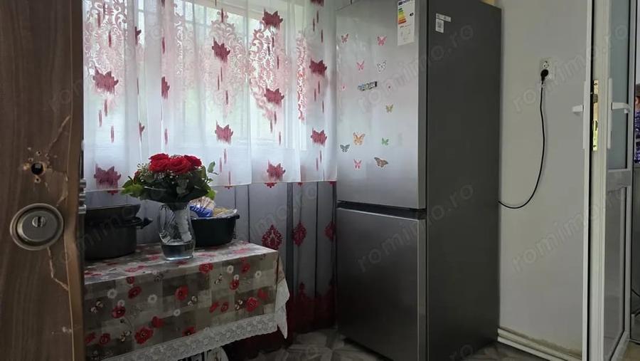Casă cu 2 camere cu Teren 780 Mp în Simeria