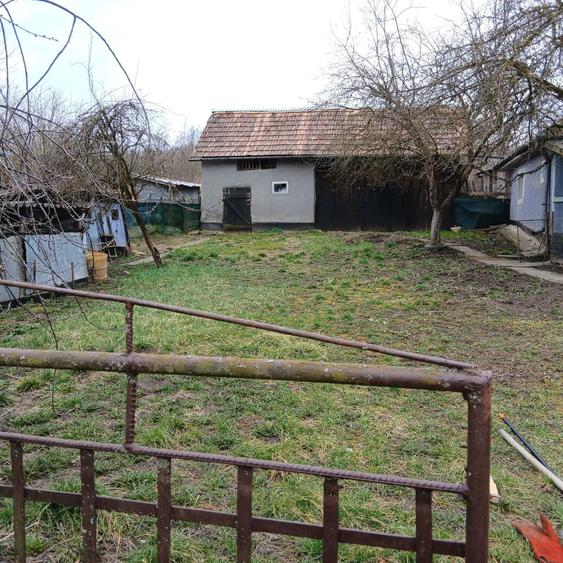 Persoana fizica vand casa in Sat Legii comuna Geaca - 2