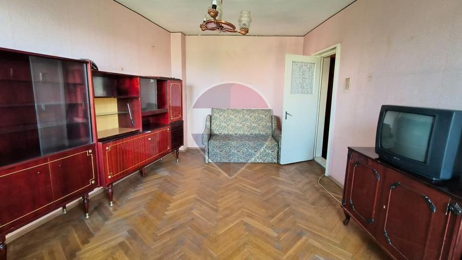 Apartament cu 3 camere decomandat în Micro 13