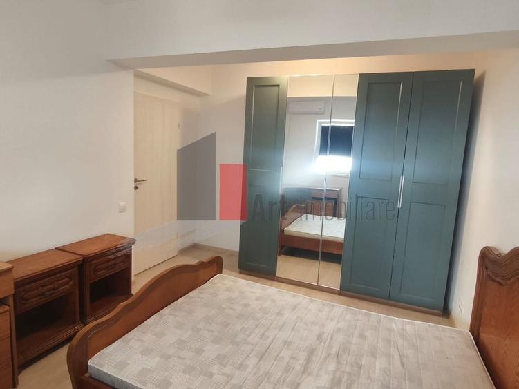 Apartament cu 2 camere semidecomandat, mobilat în Berceni