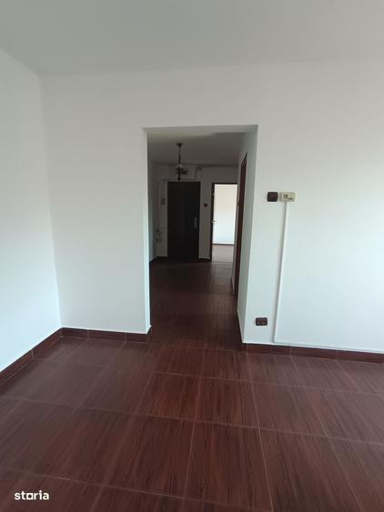 Vanzare apartament 3 camere Targoviste- zona Balaban - 5