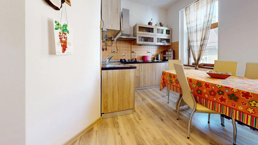 Apartament cu 3 camere semidecomandat, mobilat în Griviței