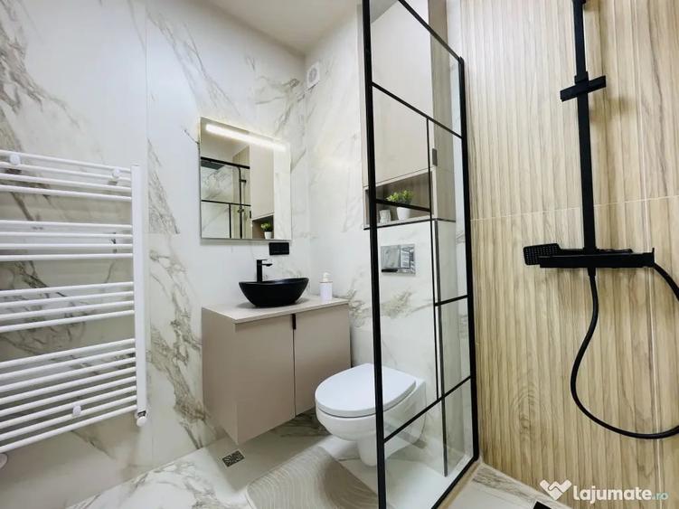 Apartament cu 3 camere semidecomandat în Florești