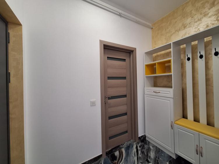 Apartament cu 2 camere semidecomandat, mobilat în Florești