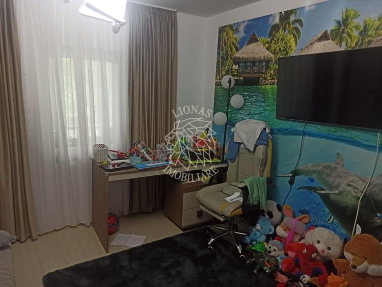 Apartament cu 3 camere decomandat, mobilat în Independenței