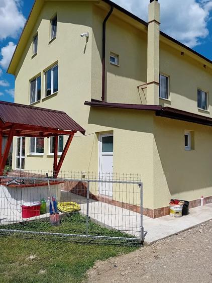 Casă cu Teren 1400 Mp în Lepșa