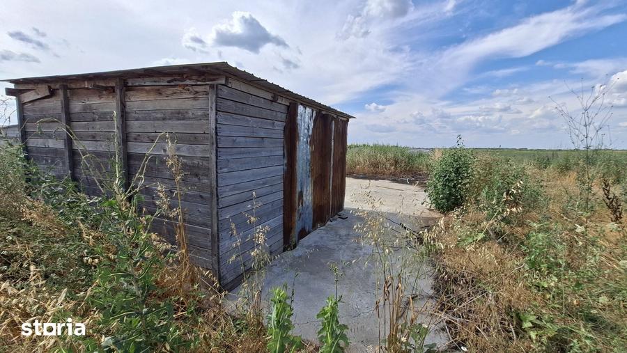 Teren de 5000 mp, în Mânăstioara