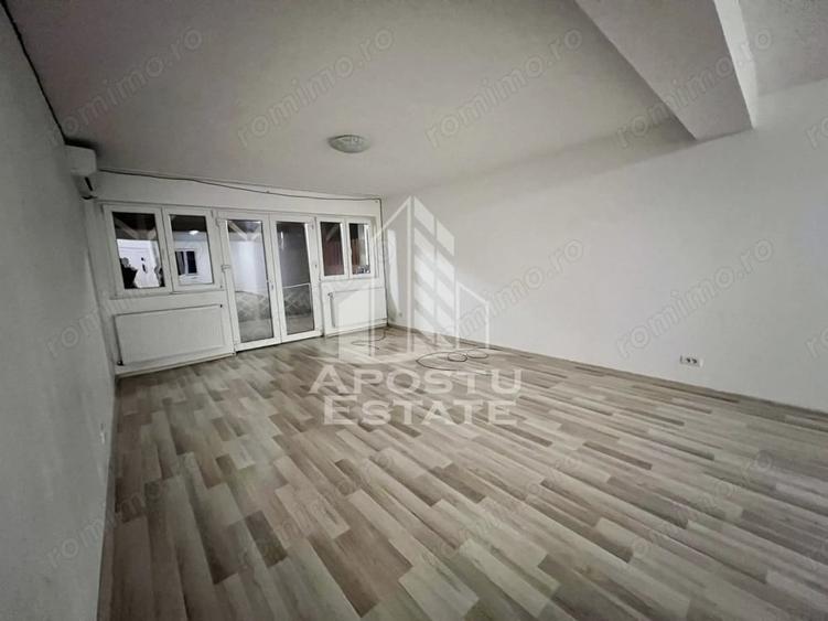 Casă cu 5 camere cu Teren 500 Mp în Moșnița Nouă