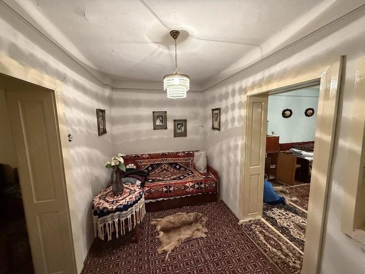 Casă cu 4 camere cu Teren 400 Mp în Poiana Sibiului