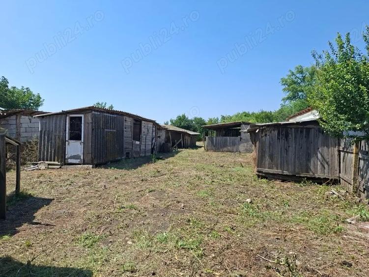 Casă cu Teren 1850 Mp în Colceag