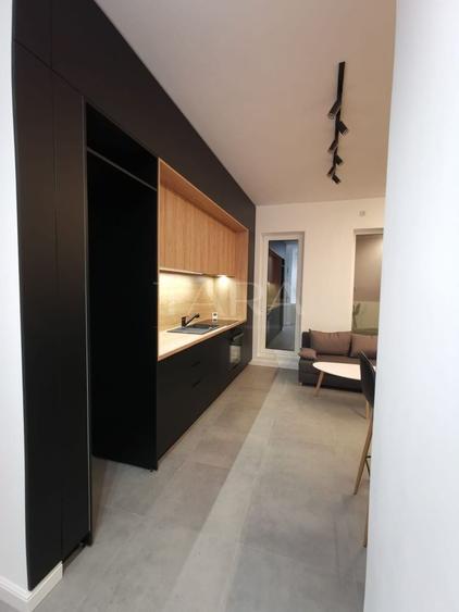 Penthouse cu 2 camere decomandat, mobilat în Florești