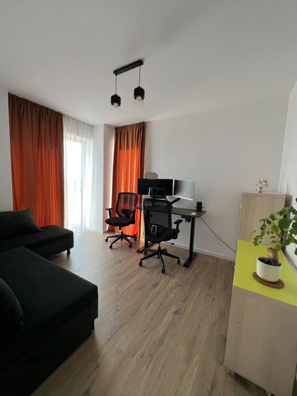 Apartament cu 3 camere decomandat în Theodor Pallady